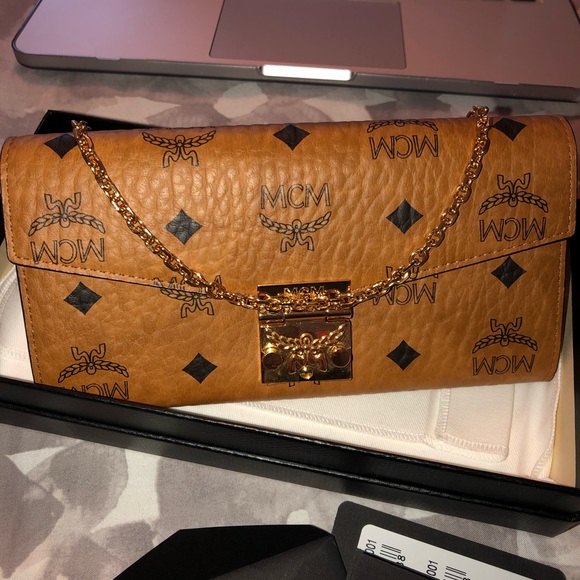 (SOLD❗️) MCM Wallet Clutch - Picture 1 of 8